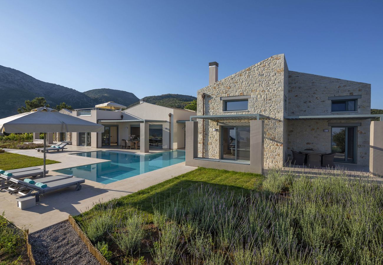 Villa in Kalamitsi - Villa Alessia