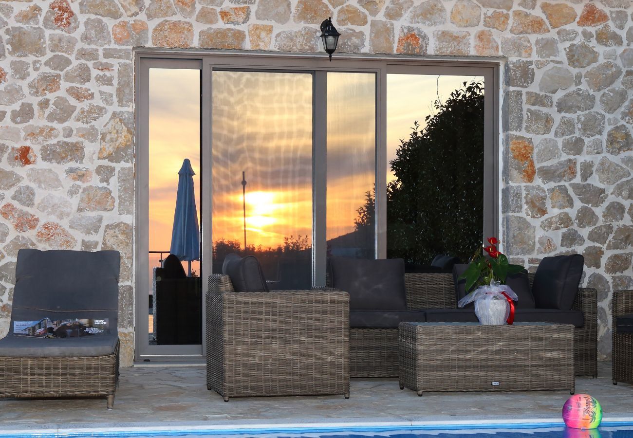 Villa in Tsoukalades - Villa Illios