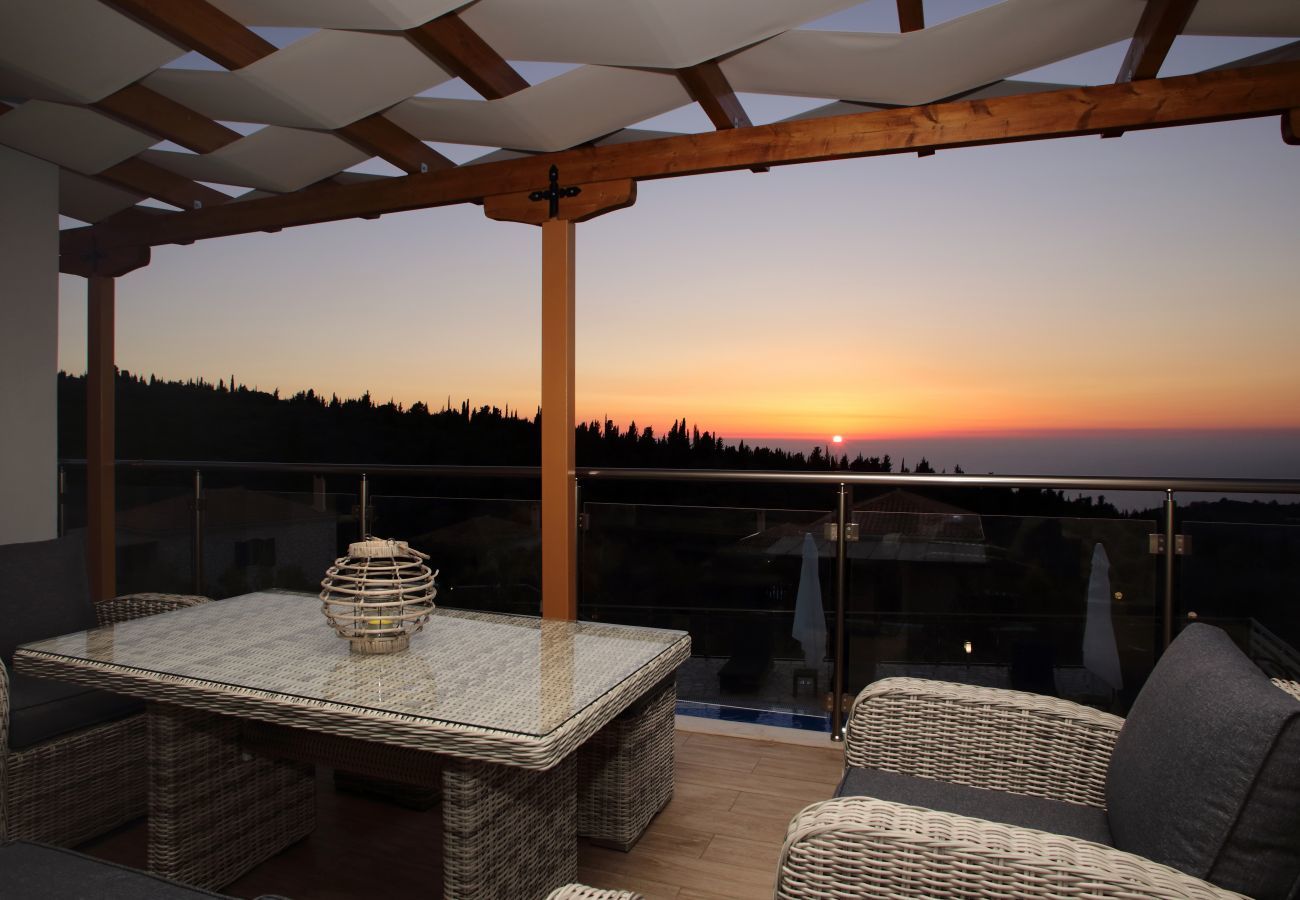 Villa in Tsoukalades - Villa Illios
