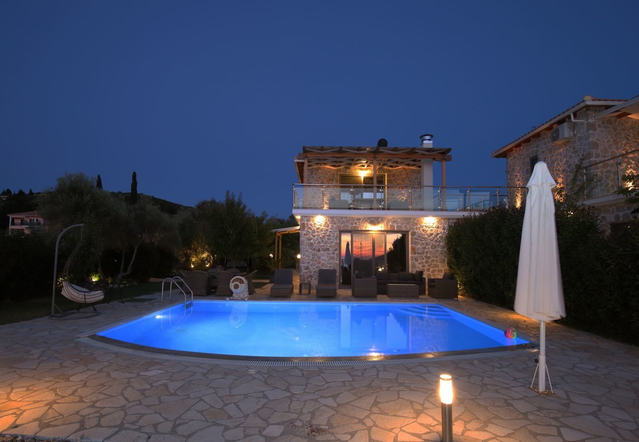 Villa in Tsoukalades - Villa Illios