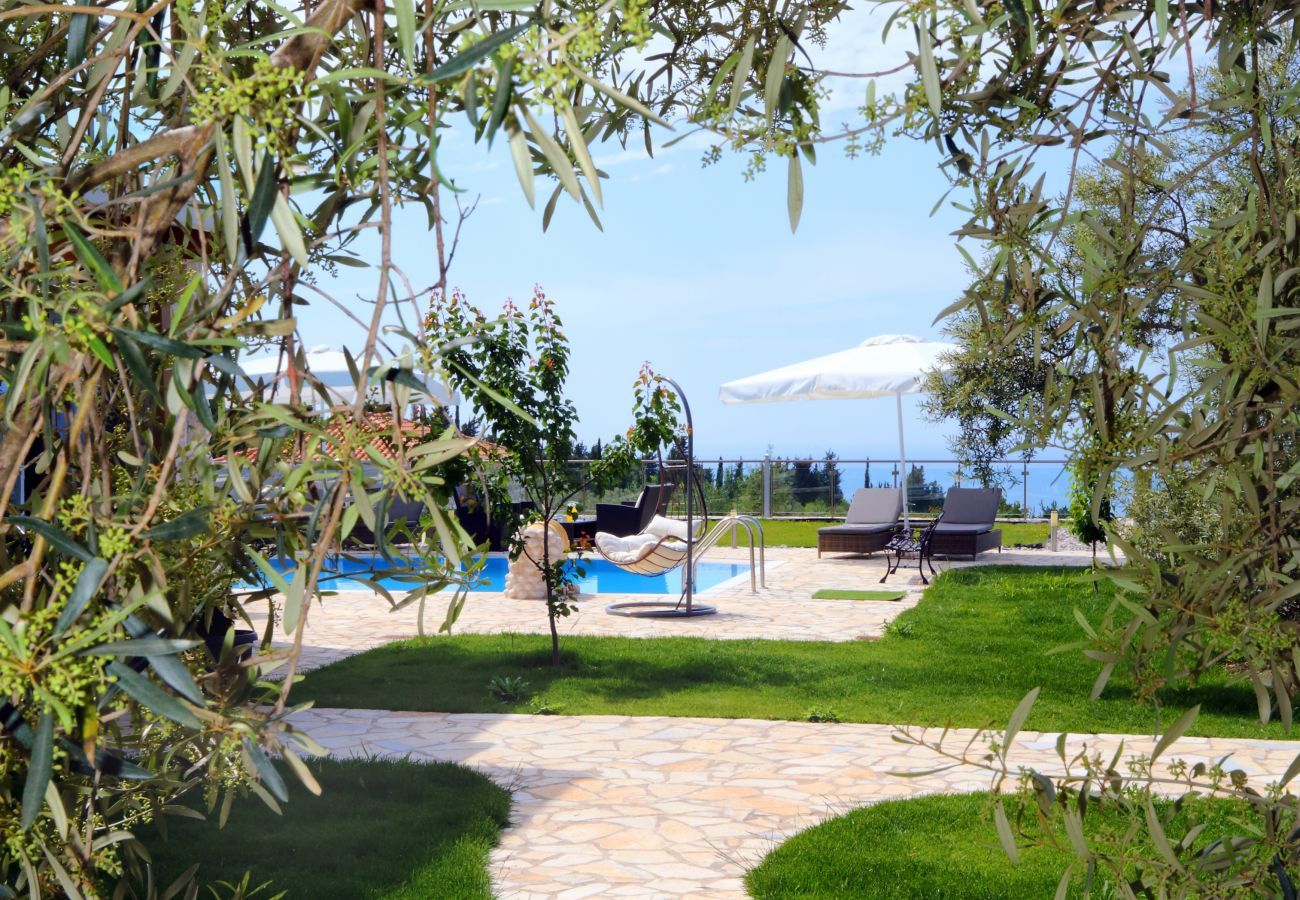 Villa in Tsoukalades - Villa Illios