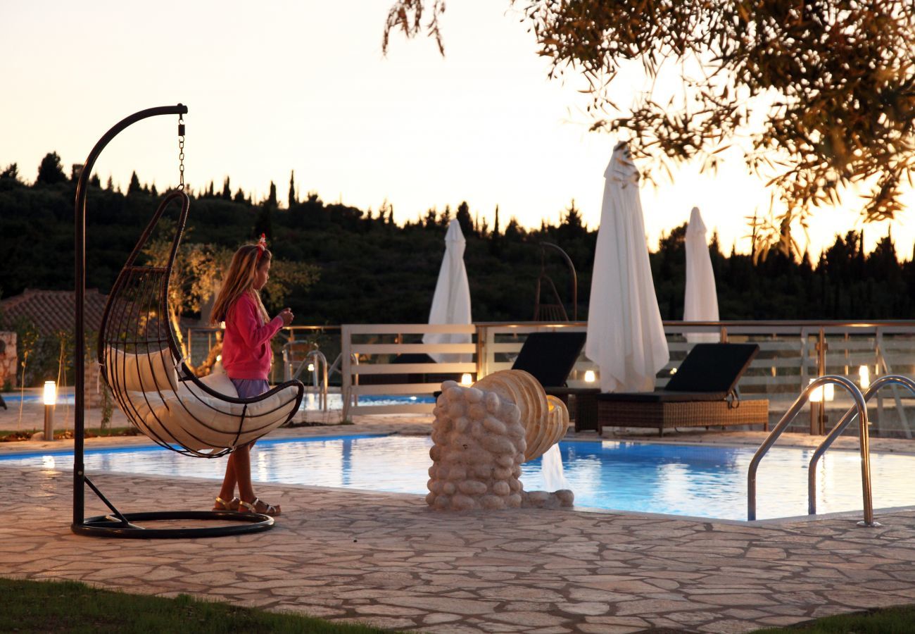 Villa in Tsoukalades - Villa Illios