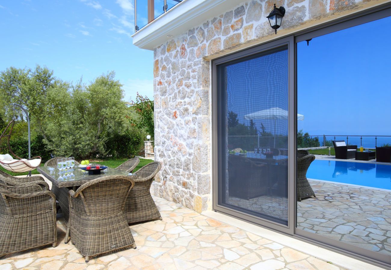 Villa in Tsoukalades - Villa Illios