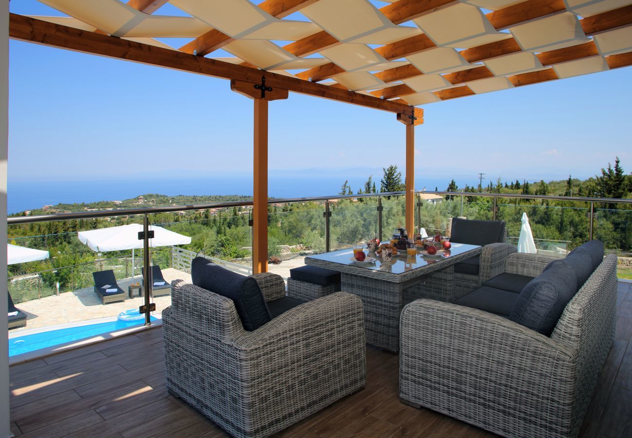 Villa in Tsoukalades - Villa Illios