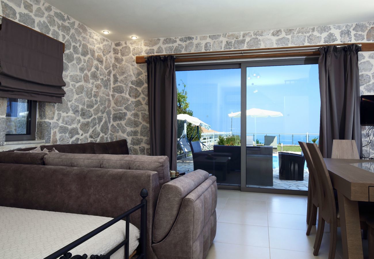 Villa in Tsoukalades - Villa Illios