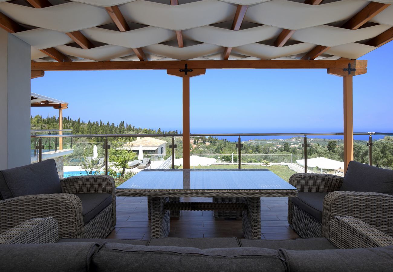 Villa in Tsoukalades - Villa Illios