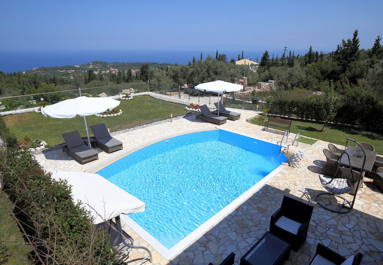 Villa in Tsoukalades - Villa Illios
