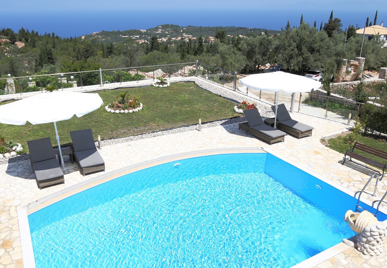 Villa in Tsoukalades - Villa Illios