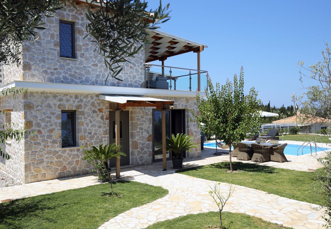 Villa in Tsoukalades - Villa Illios