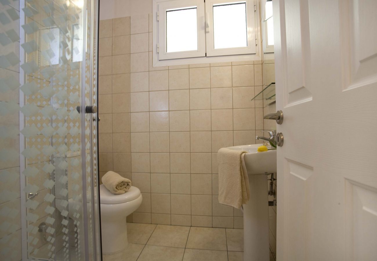 Villa Sonia is a comfortable holiday home with private pool. Near capital in Kariotes, Lefkada