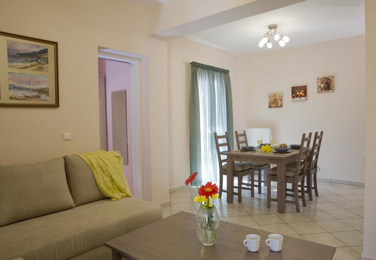  Villa Sonia is a comfortable holiday home with private pool. Near capital in Kariotes, Lefkada