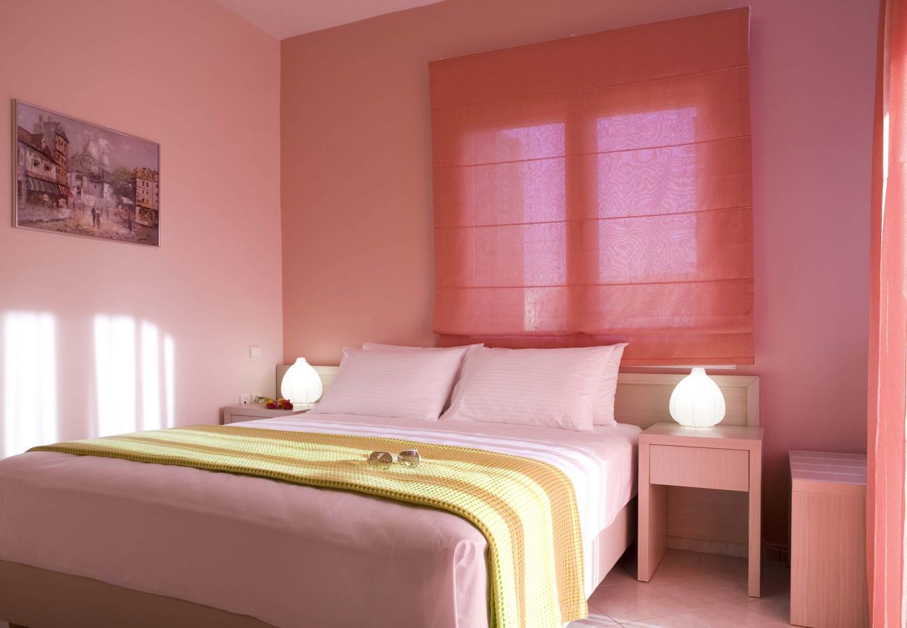 Villa Sonia is a comfortable holiday home with private pool. Near capital in Kariotes, Lefkada