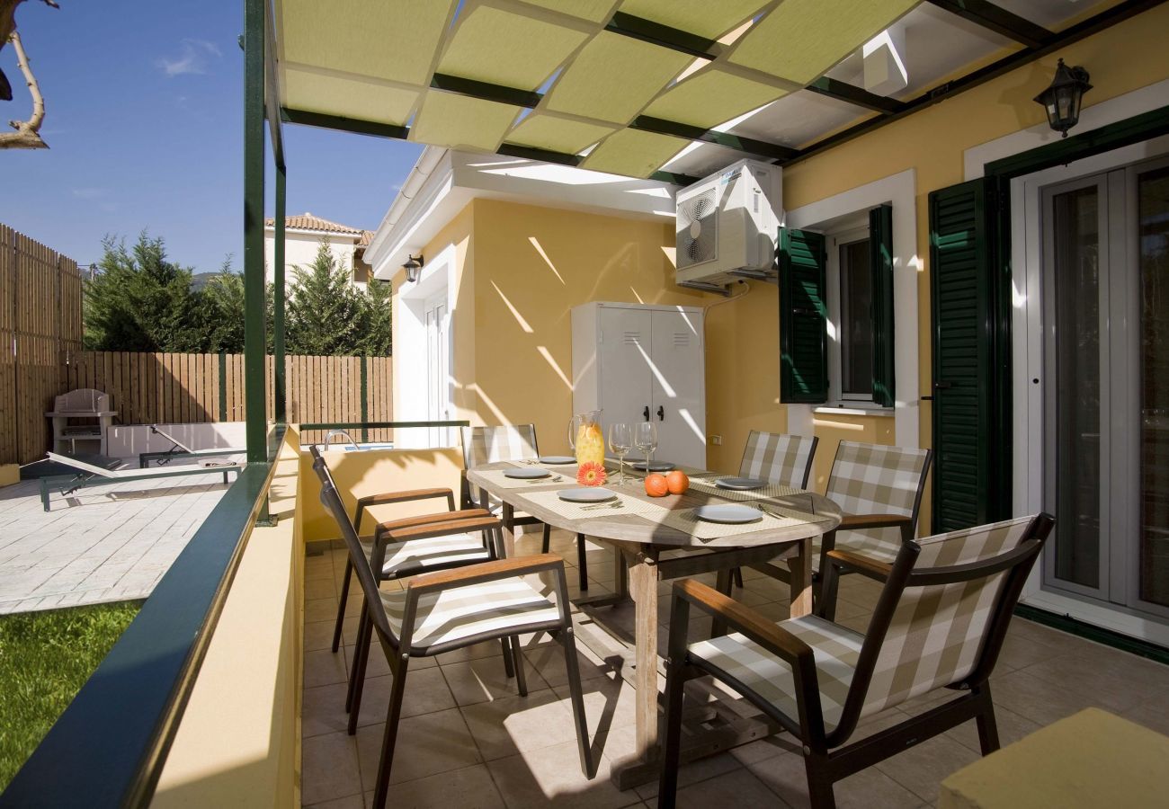  Villa Sonia is a comfortable holiday home with private pool. Near capital in Kariotes, Lefkada
