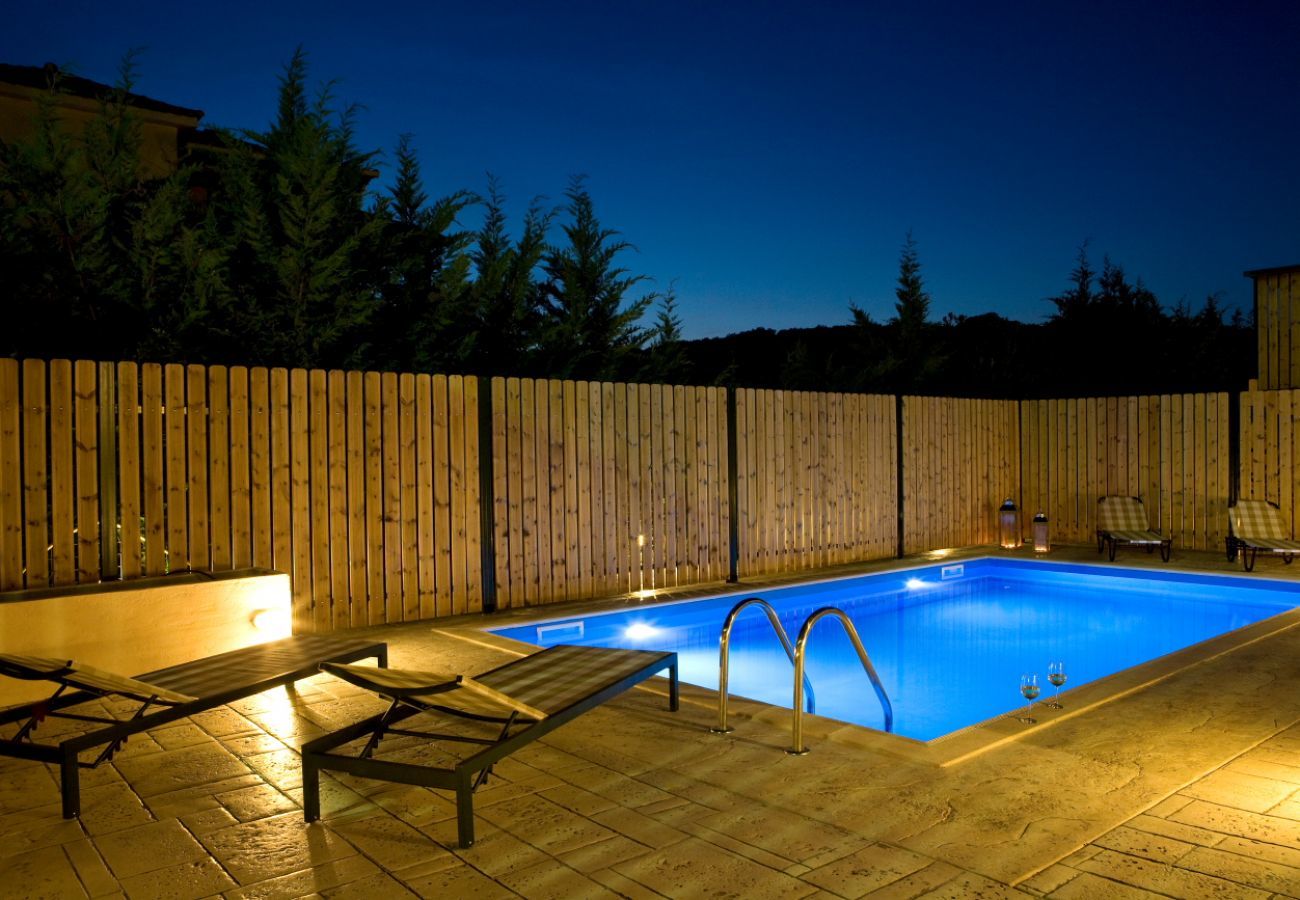 Villa Sonia is a comfortable holiday home with private pool. Near capital in Kariotes, Lefkada