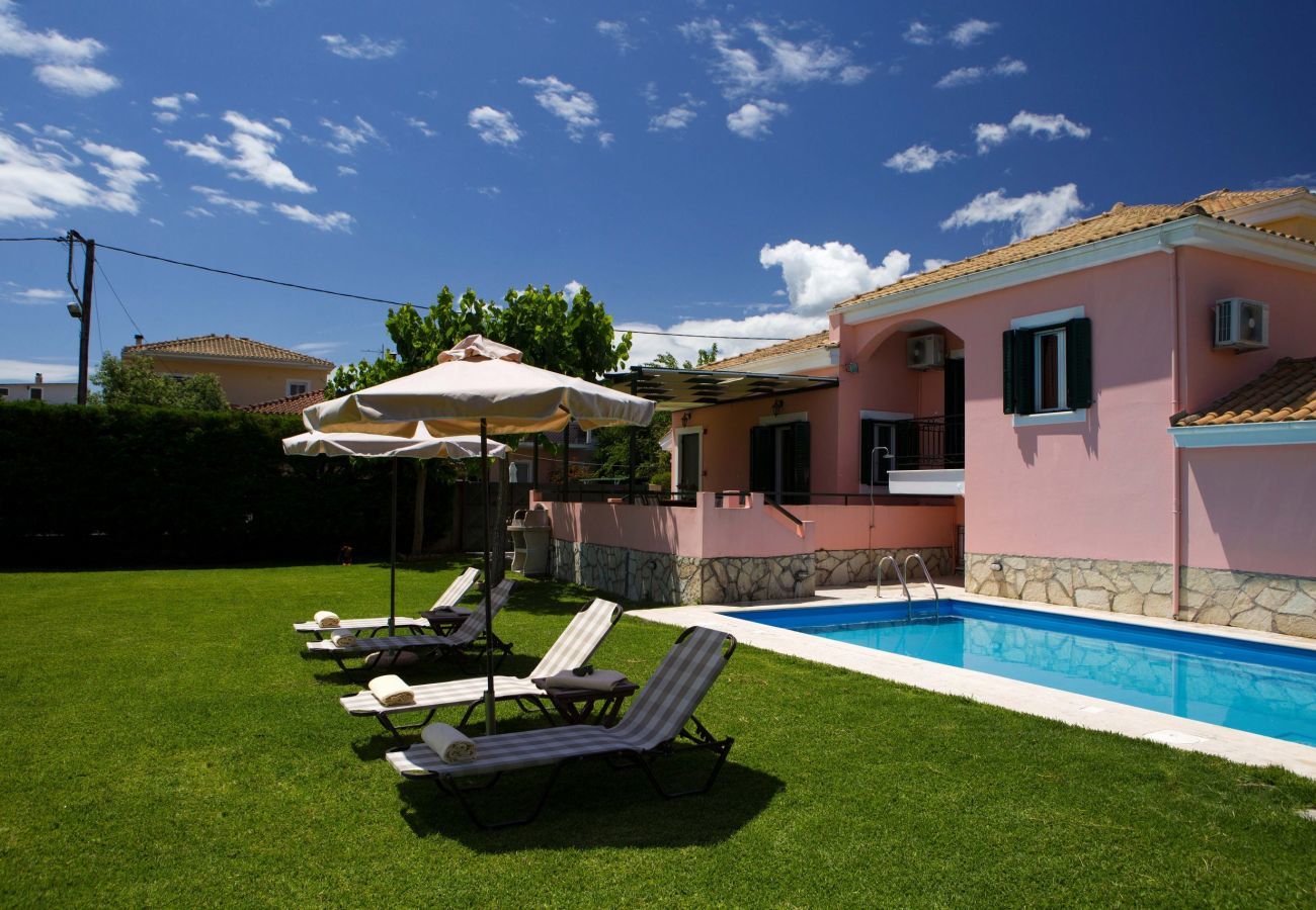 Villa Ioanna is a comfortable holiday home with private pool. Near capital in Kariotes, Lefkada