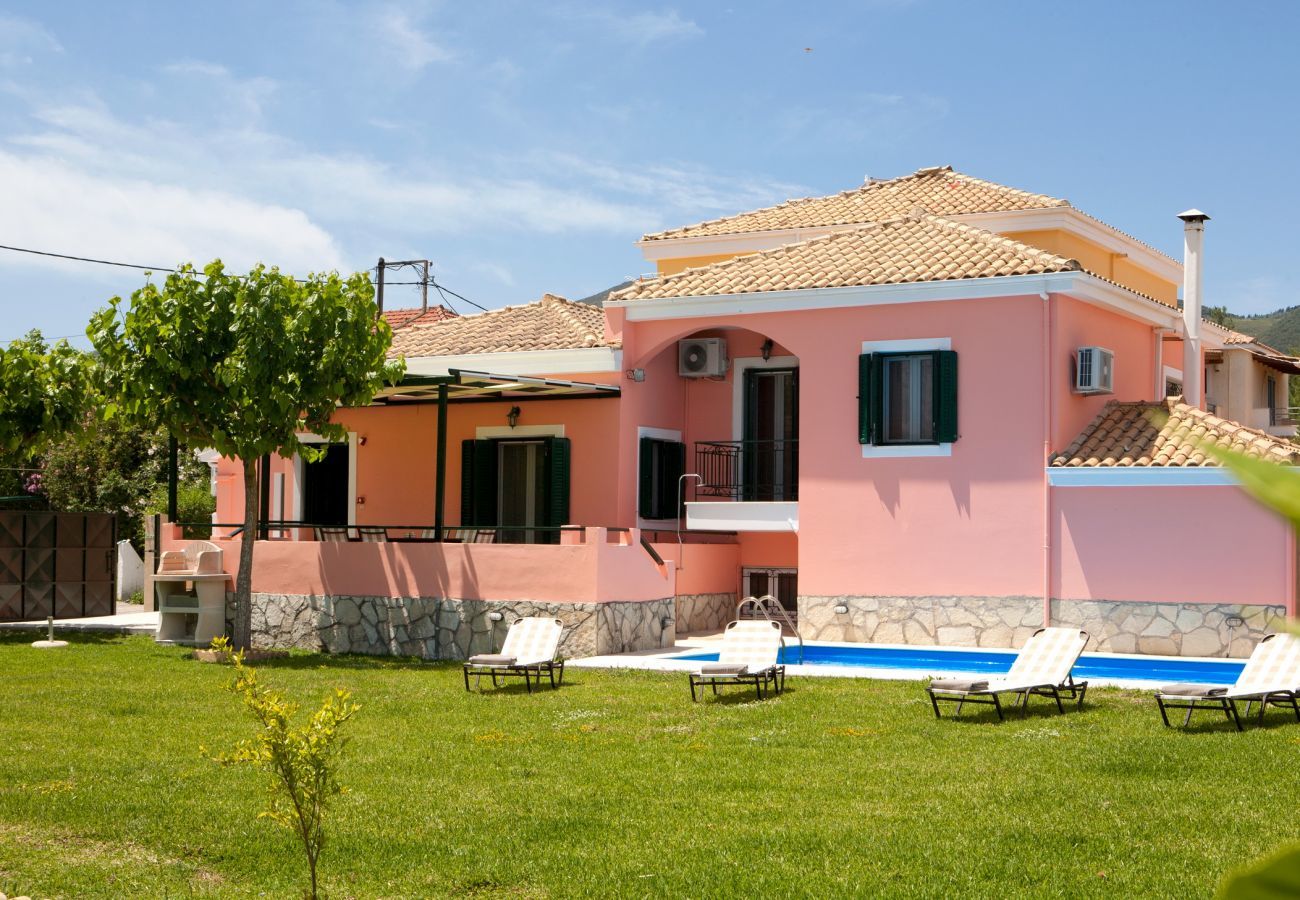 Villa Ioanna is a comfortable holiday home with private pool. Near capital in Kariotes, Lefkada