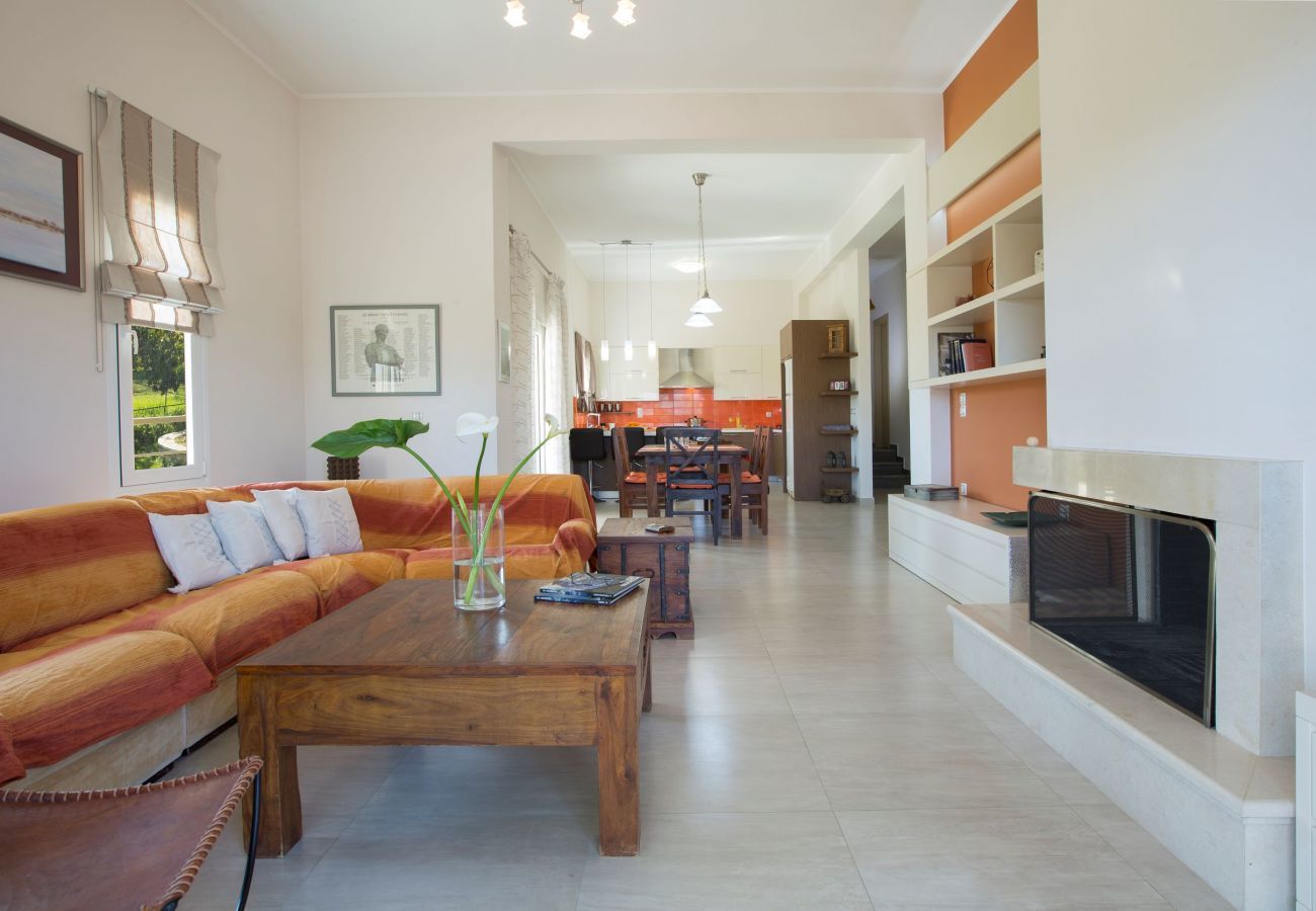 Villa Elionas is a modern, child-friendly holiday villa with olive garden and private pool in Lefkada City, Lefkada