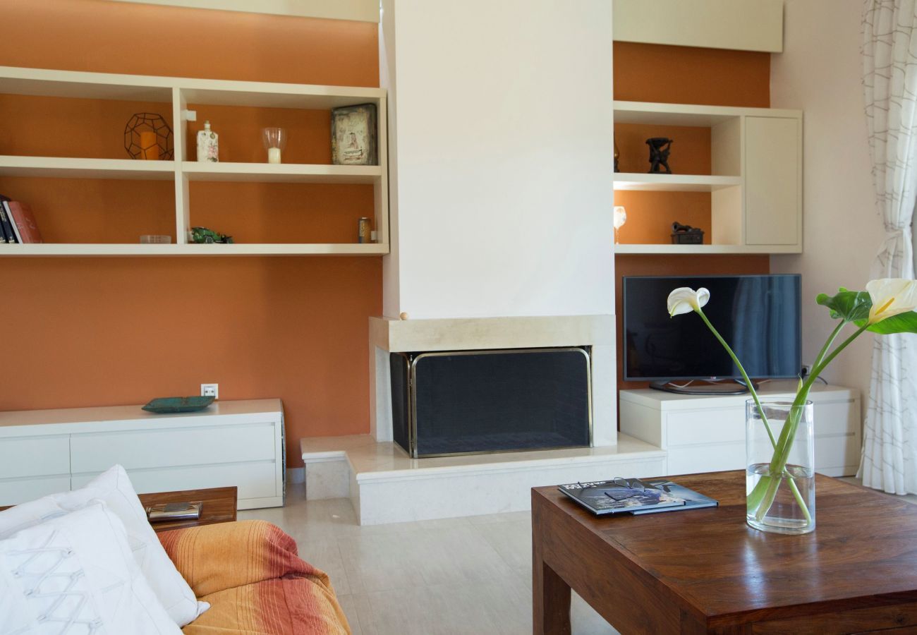 Villa Elionas is a modern, child-friendly holiday villa with olive garden and private pool in Lefkada City, Lefkada