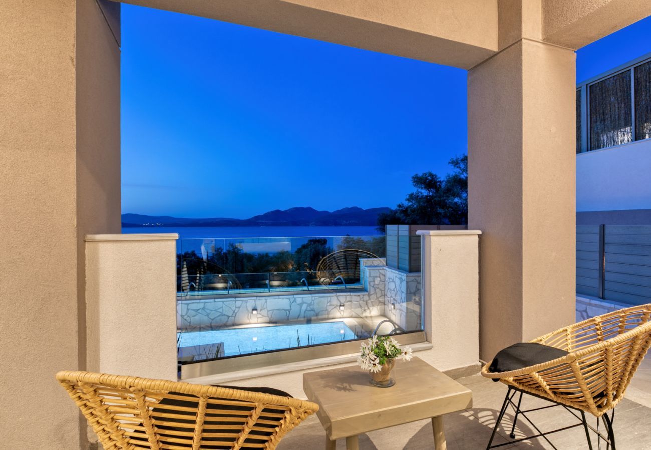 Villa in Nikiana - Villa White Agnes