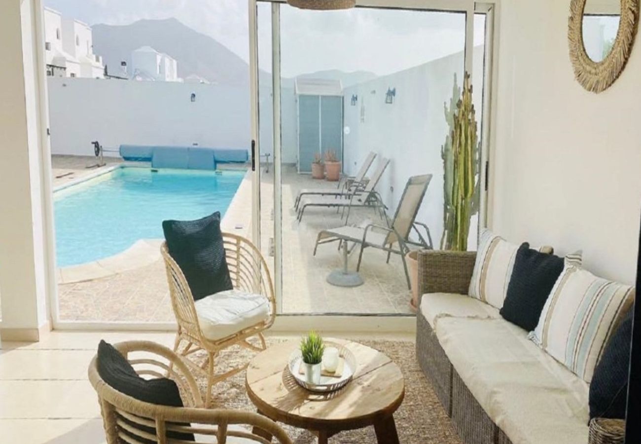 Villa in Playa Blanca - Casa Raina Villa in Playa Blanca - Casa Raina