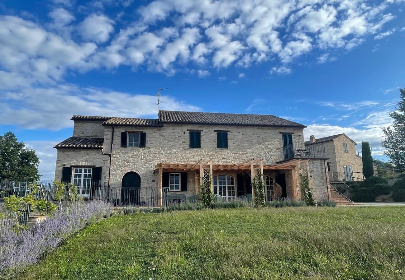 Villa in Montelparo - La Casa in Collina