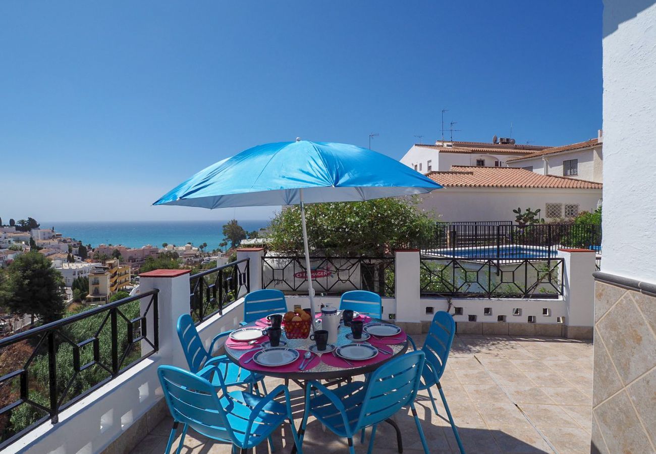 Casa Naranja is a one-level holiday home with garden, private pool and sea view. Near centre and beach in Nerja, Spain