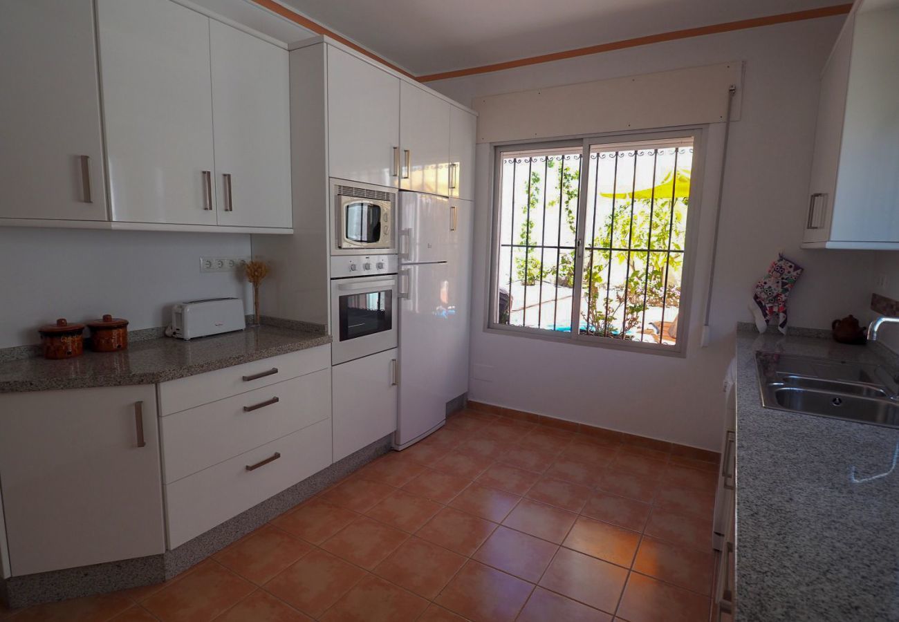 Casa Naranja is a one-level holiday home with garden, private pool and sea view. Near centre and beach in Nerja, Spain