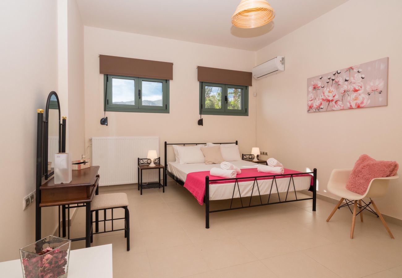Villa Harmonia is a cozy detached villa with private pool and panoramic view over the sea in Lygaria, Crete