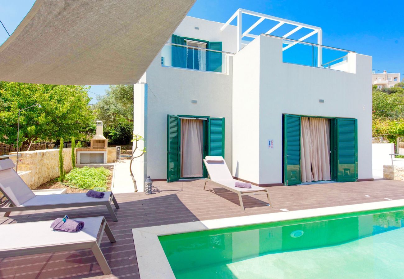 Villa Maia is a detached villa with private pool and walking distance from the beach in Gerani, Crete