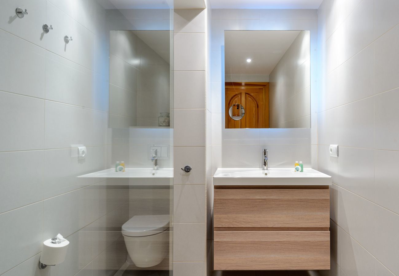 Stylish Spanish villa Casa Maravilla, with private pool, outdoor kitchen and spacious garden with flowers and plants