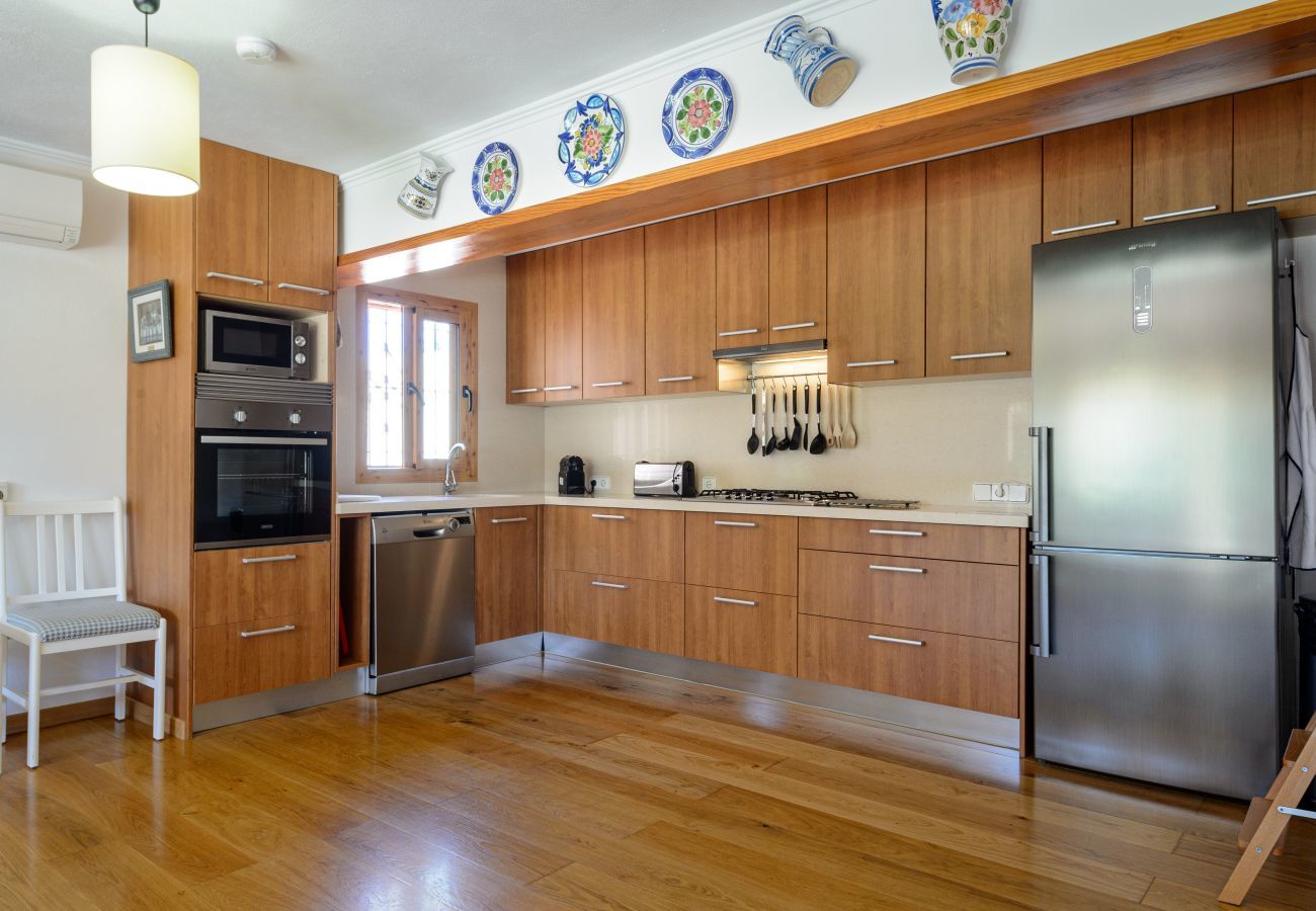 Stylish Spanish villa Casa Maravilla, with private pool, outdoor kitchen and spacious garden with flowers and plants