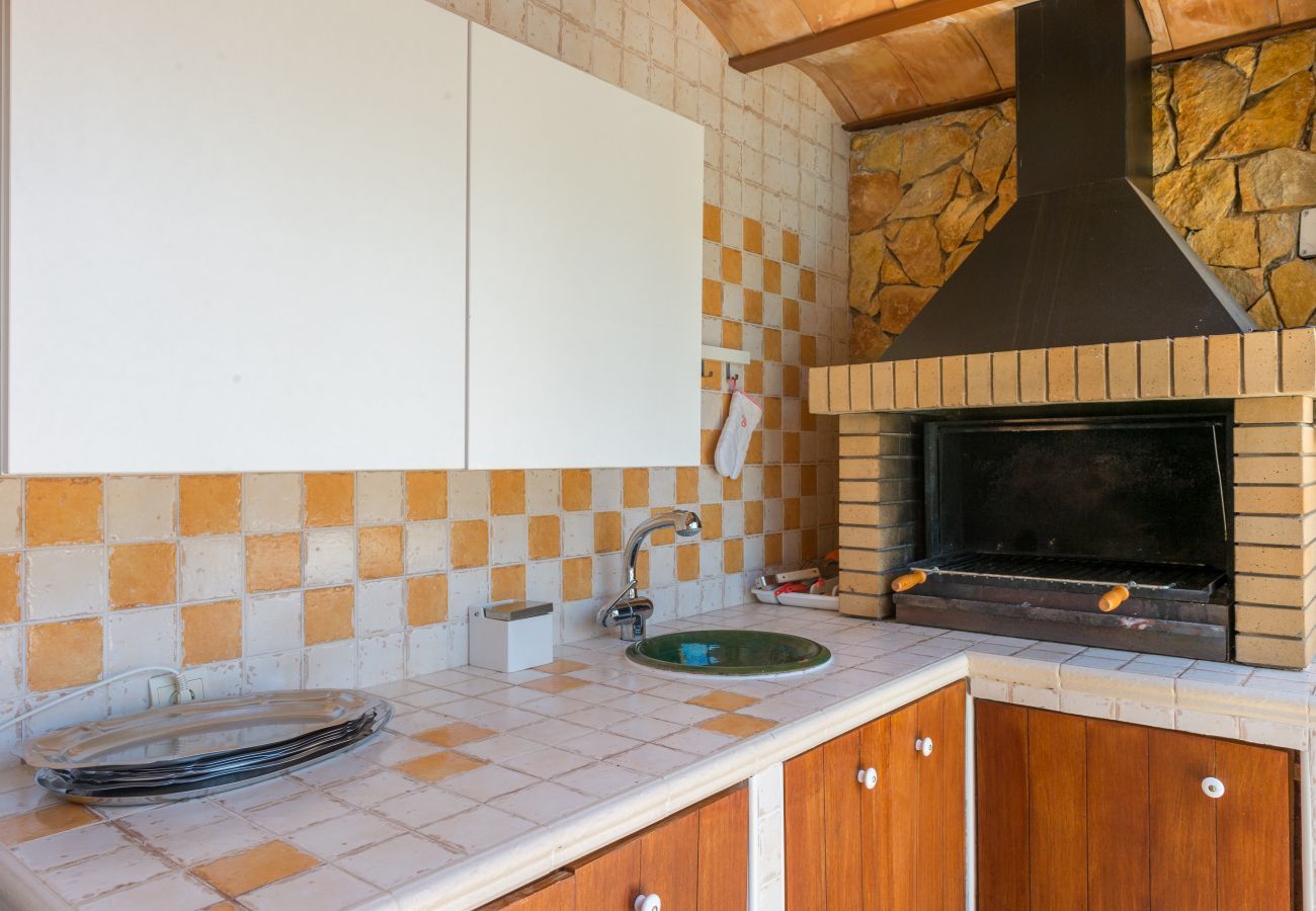 Stylish Spanish villa Casa Maravilla, with private pool, outdoor kitchen and spacious garden with flowers and plants