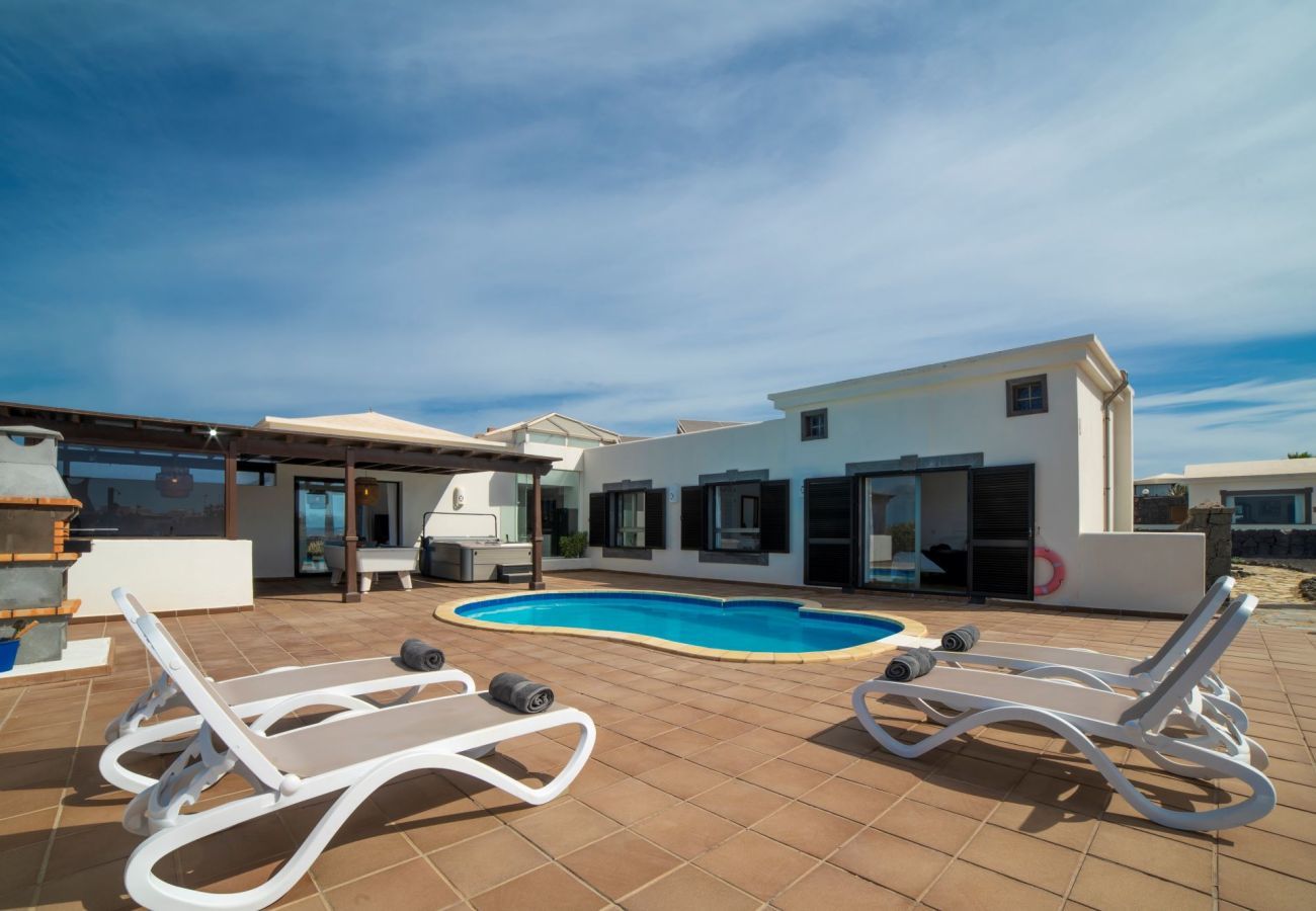 Villa in Playa Blanca - Villa Sandia Villa in Playa Blanca - Villa Sandia