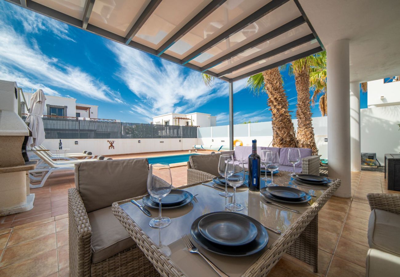 Villa in Playa Blanca - Villa Pina Villa in Playa Blanca - Villa Pina