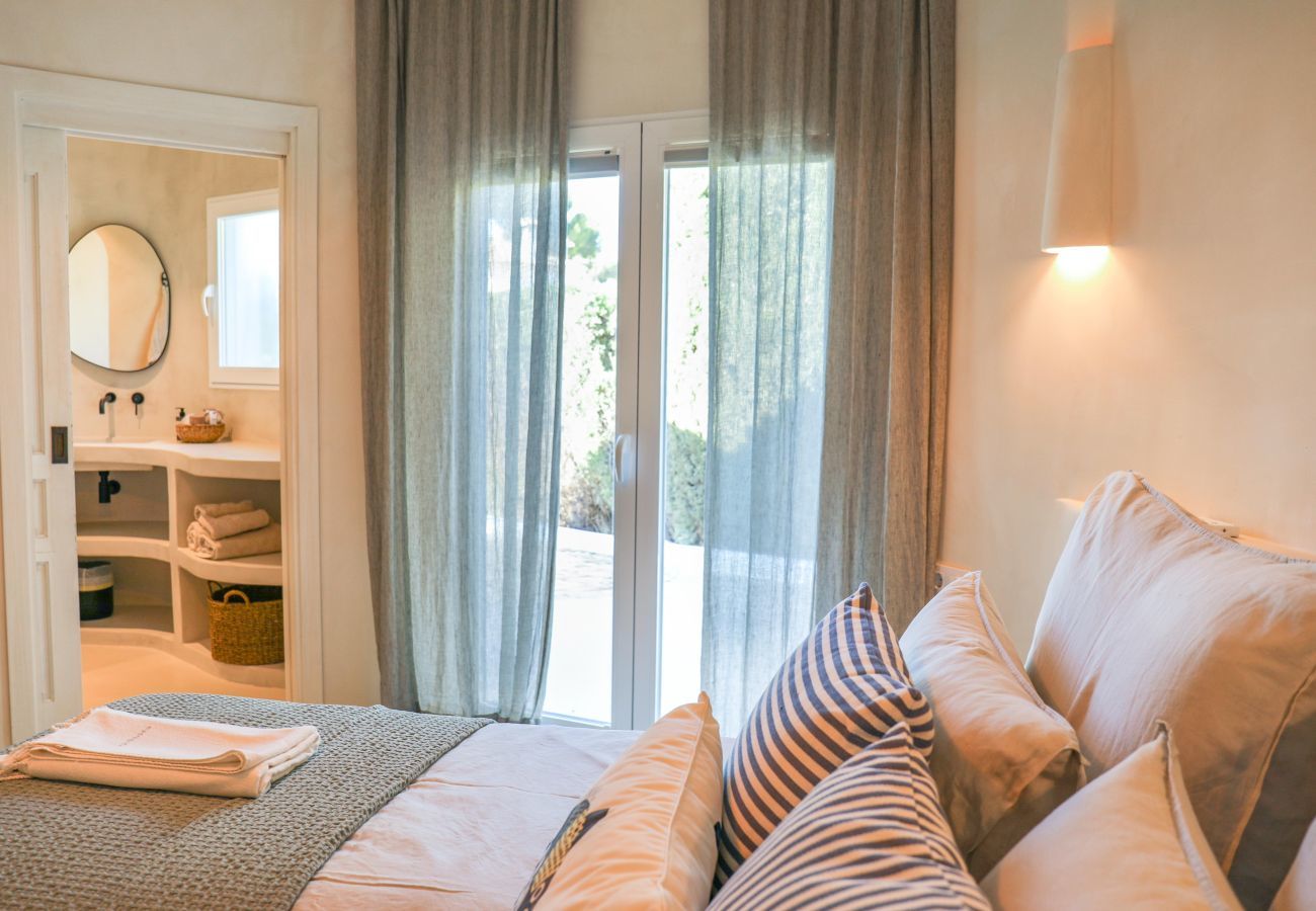 Bedroom with 2 person bed and bathroom  Bedroom with 2 person bed and bathroom with shower and toilet