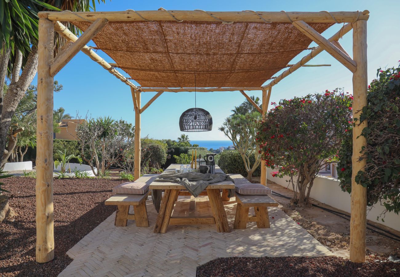 Outdoor living with vieuws Lounge area in the garden with vieuws